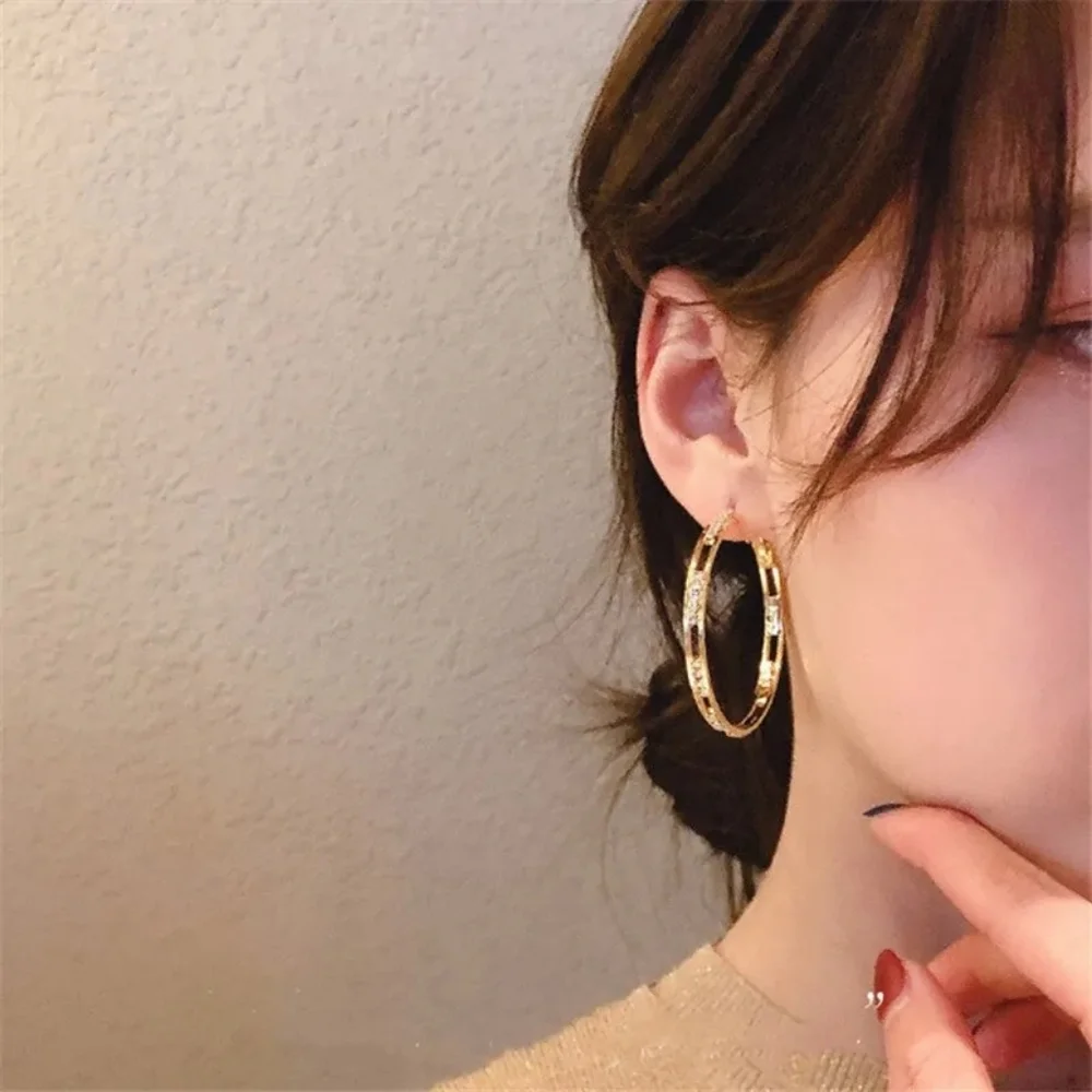 Shiny Beautiful Yellow Gold Round Big Hoop Earrings - Picture 4 of 5
